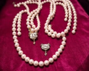 Dior parelkettingen: Luxe en elegantie in één detail