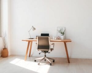 Hoe richt je een minimalistisch bureau in?