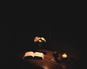 Op welke manier versterk je licht in donkere hoeken?